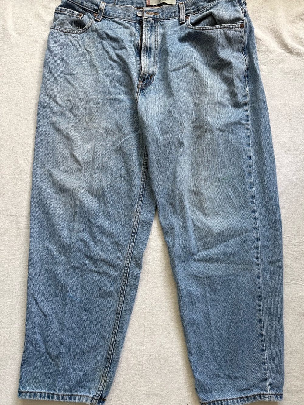 Levi's 550 Relaxed Fit Jeans Mens 38x29 Light Wash Paint Spots Frayed Hems